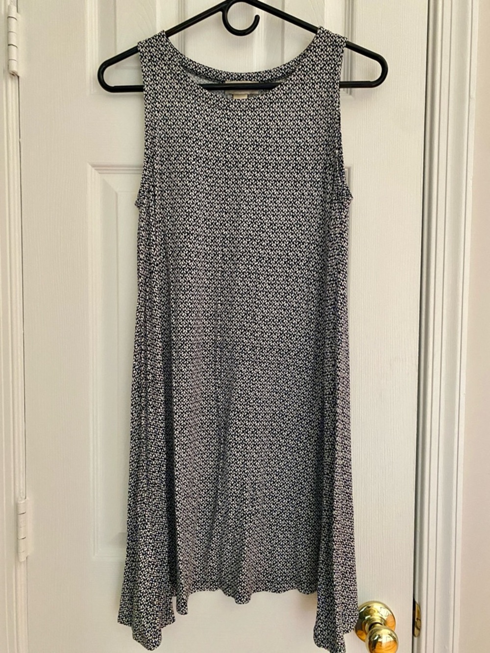 LOFT Women’s Petite Sleeveless Black & White Printed Swing Dress